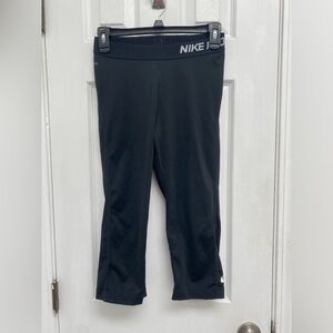 Nike Pro capri leggings